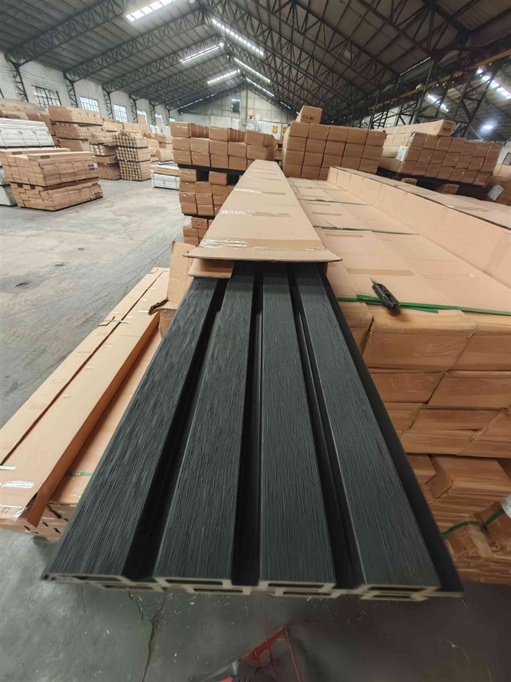 Co-extrude Gray Outdoor WPC Wall Cladding Exterior Facade factory